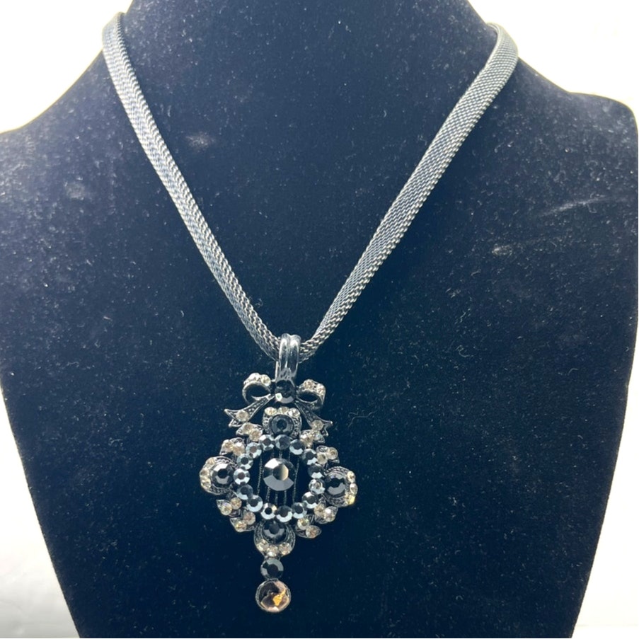 Rodrigo Otazu Necklace Grey Swarovski Crystal Pendant Silver Bow Designer Lux